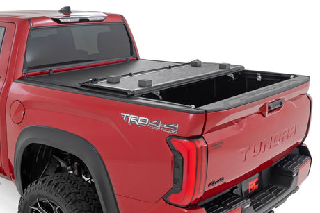 Hard Low Profile Bed Cover 5 Foot 7 Inch Bed Cargo Mgmt Toyota Tundra (22-26) Rough Country