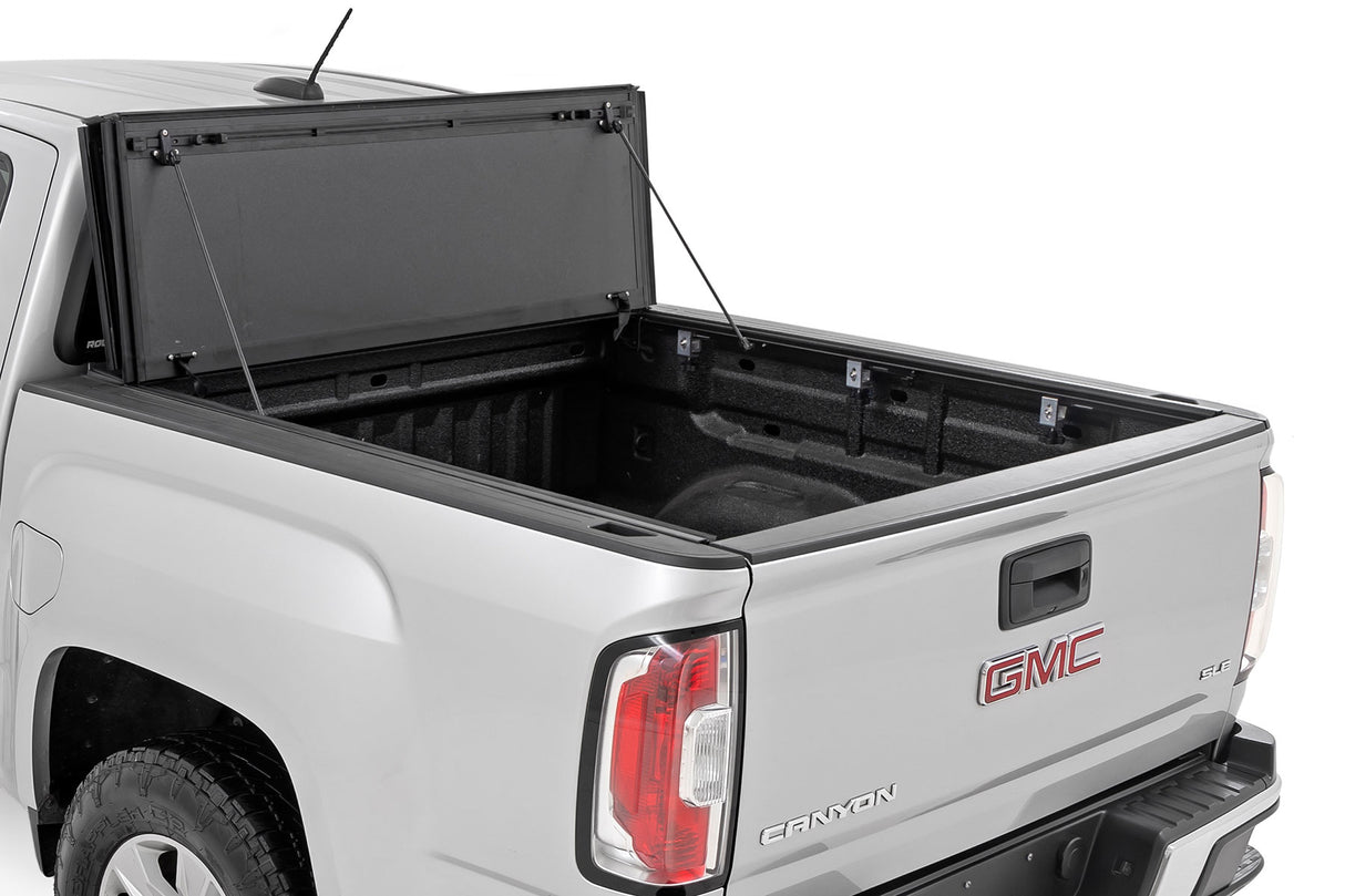 Hard Tri-Fold Flip Up Bed Cover 5 Foot Bed Chevy/GMC Canyon/Colorado (15-26) Rough Country