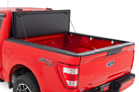 Hard Tri-Fold Flip Up Bed Cover 5 Foot 7 Inch Bed Ford F-150 2WD/4WD (2015-2020) Rough Country