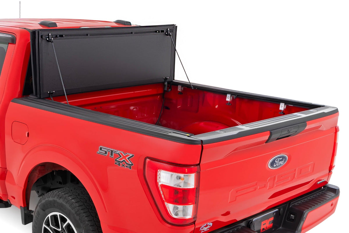 Hard Tri-Fold Flip Up Bed Cover 6 Foot 7 Inch Bed Ford F-150 2WD/4WD (2015-2020) Rough Country
