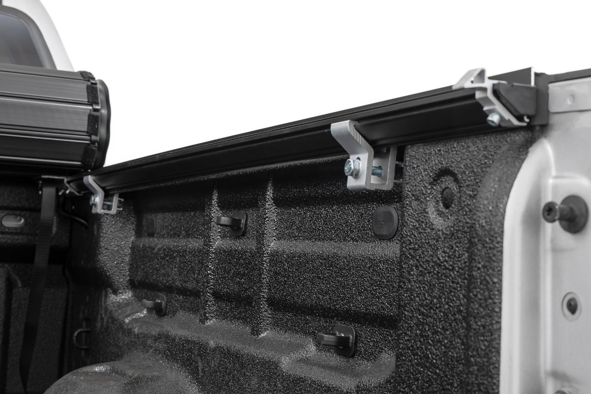 Hard Roll Up Bed Cover 5 Foot Bed Chevy/GMC Canyon/Colorado 2WD/4WD (15-22) Rough Country