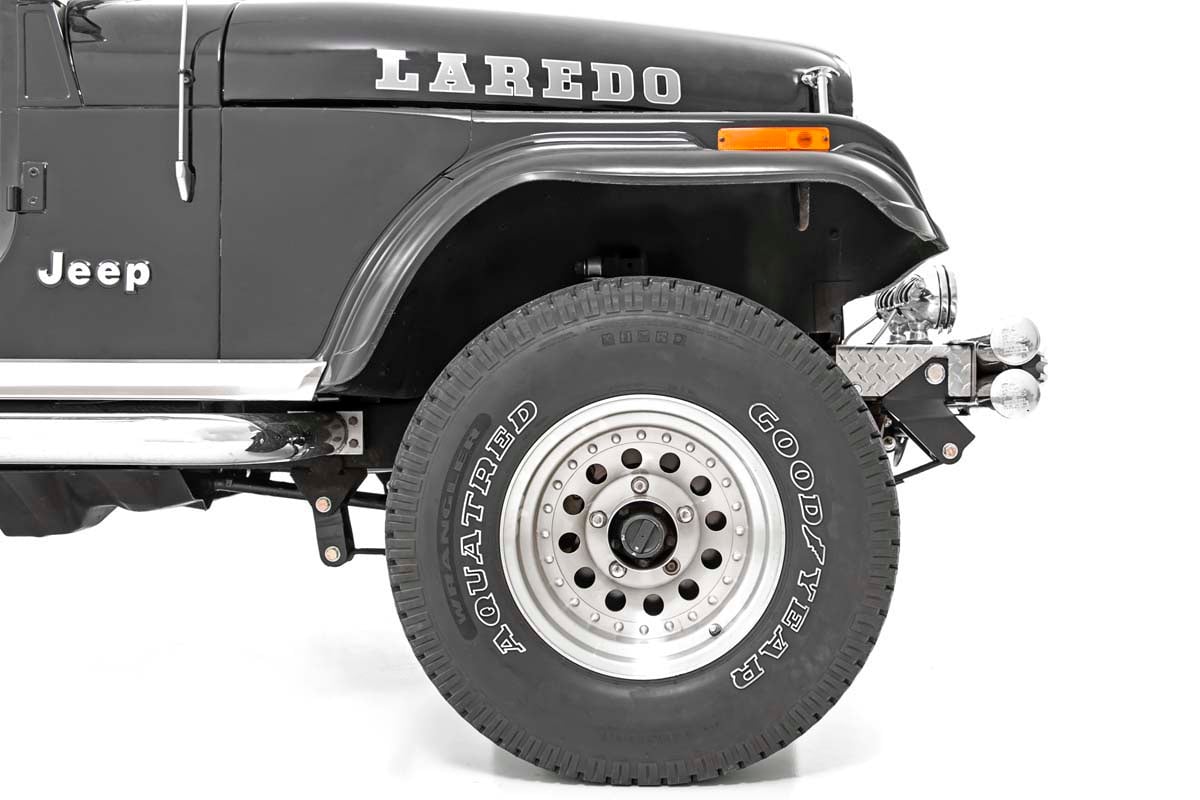 Front Shackle Reversal Kit Jeep CJ5/CJ7 7 4WD (1976-1986) Rough Country