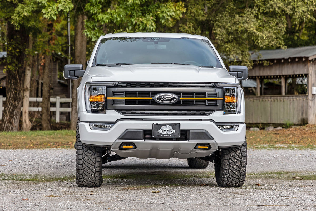 2.5 Inch Lift Kit M1 Struts Ford F-150 Tremor 4WD (2021-2025) Rough Country