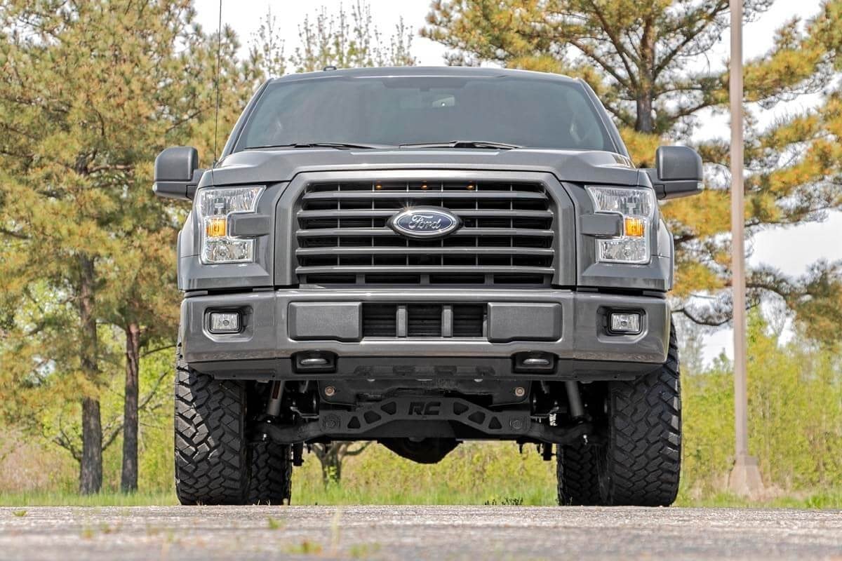 4 Inch Lift Kit N3 Struts Ford F-150 4WD (2015-2020) Rough Country