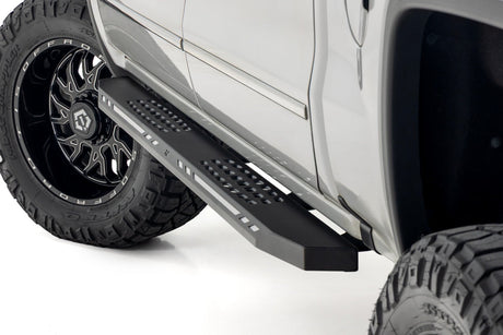 AC2 Running Boards Amber/White Crew Cab Silverado/Sierra 1500 (07-18) Rough Country