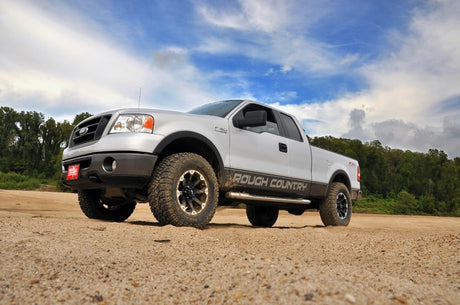 2.5 Inch Lift Kit Molded Ford F-150 2WD/4WD (2004-2008) Rough Country