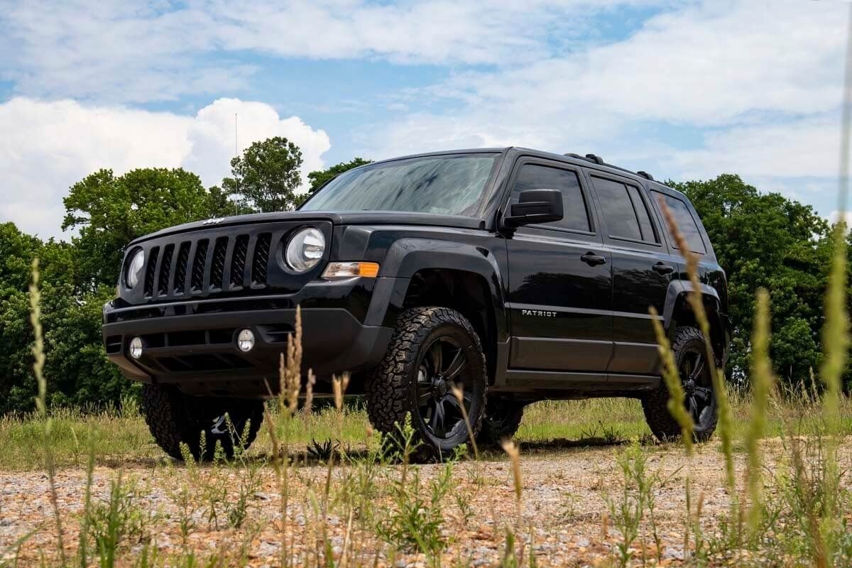 2 Inch Lift Kit Jeep Compass (07-16)/Patriot (10-17) 4WD Rough Country