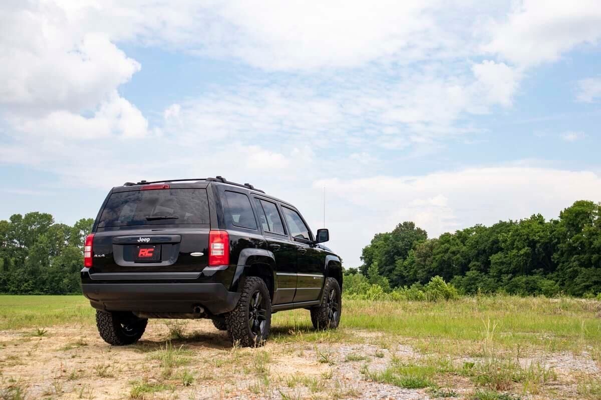 2 Inch Lift Kit Jeep Compass (07-16)/Patriot (10-17) 4WD Rough Country