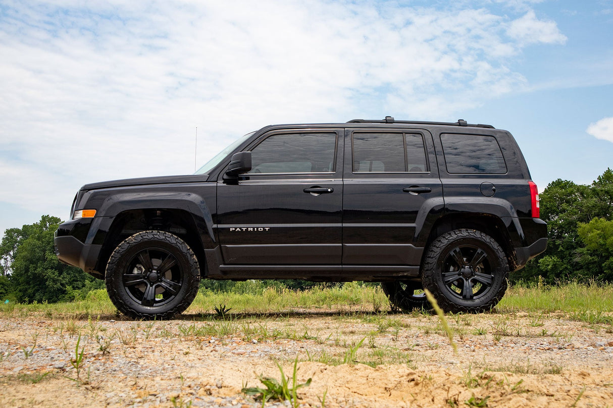 2 Inch Lift Kit N3 Struts Jeep Compass (07-16)/Patriot (10-17) Rough Country