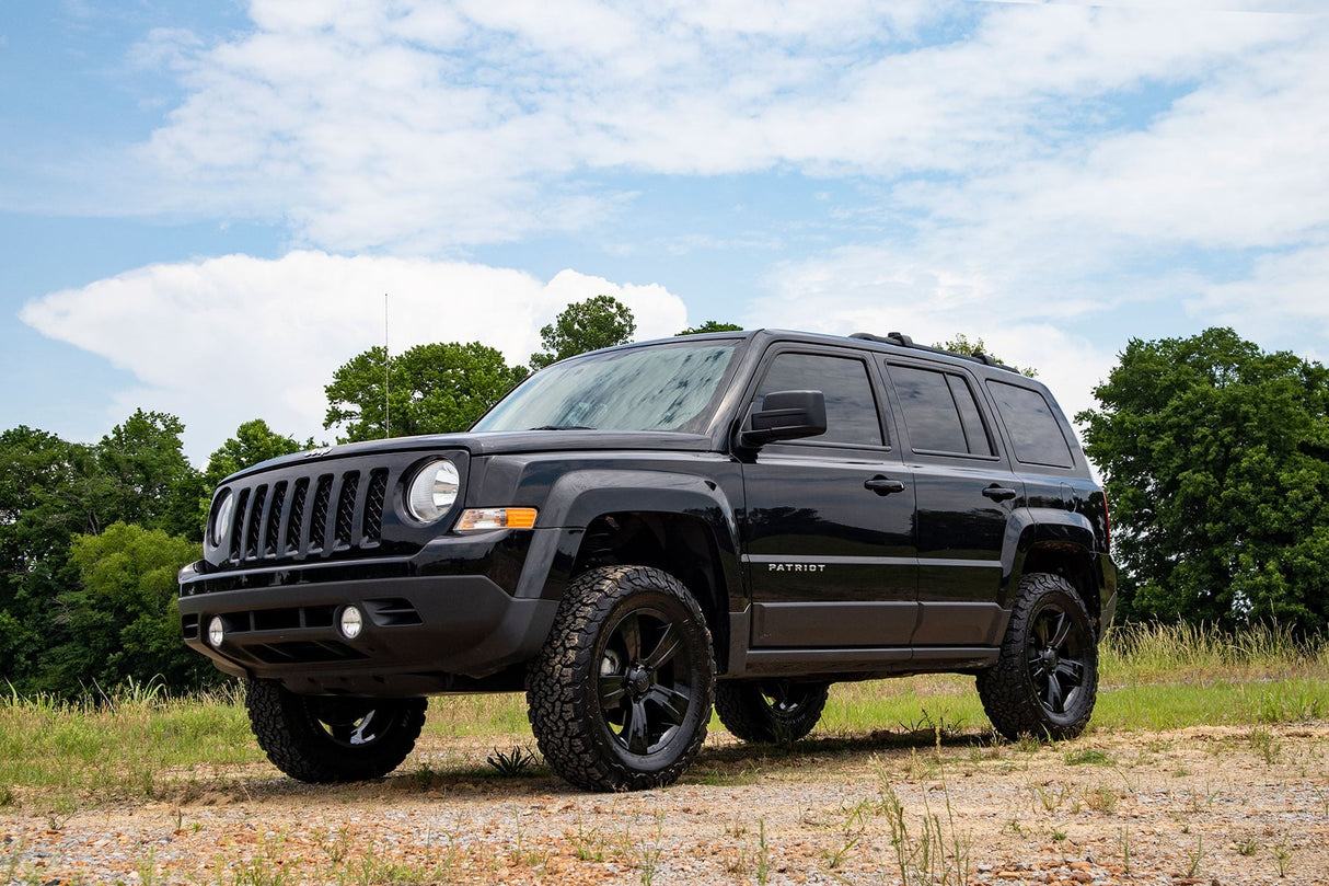 2 Inch Lift Kit N3 Struts Jeep Compass (07-16)/Patriot (10-17) Rough Country
