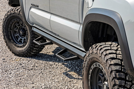 SRL2 Adj Aluminum Step Double Cab Toyota Tacoma 2WD/4WD (2005-2023) Rough Country
