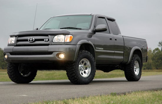 2.5 Inch Lift Kit N3 Struts Toyota Tundra 4WD (2000-2006) Rough Country
