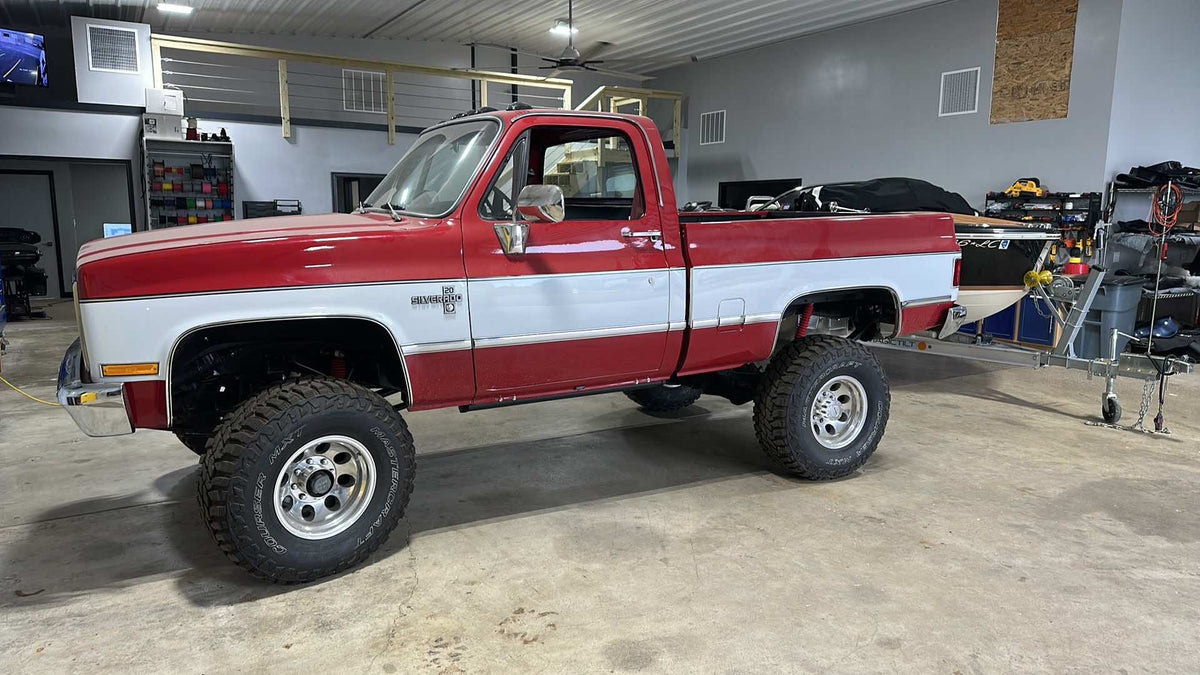 SquareBody Chevy 73-87 Amp Research Power Folding Step Kit