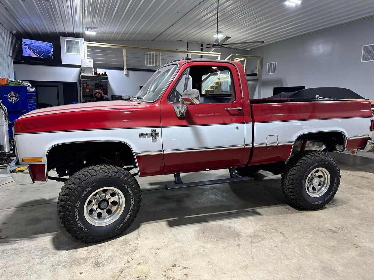 SquareBody Chevy 73-87 Amp Research Power Folding Step Kit