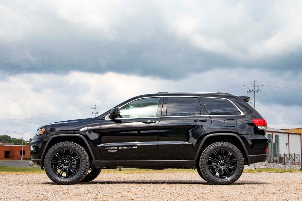 2.5 Inch Lift Kit N3 Struts Jeep Grand Cherokee 4WD (2011-2015) Rough Country