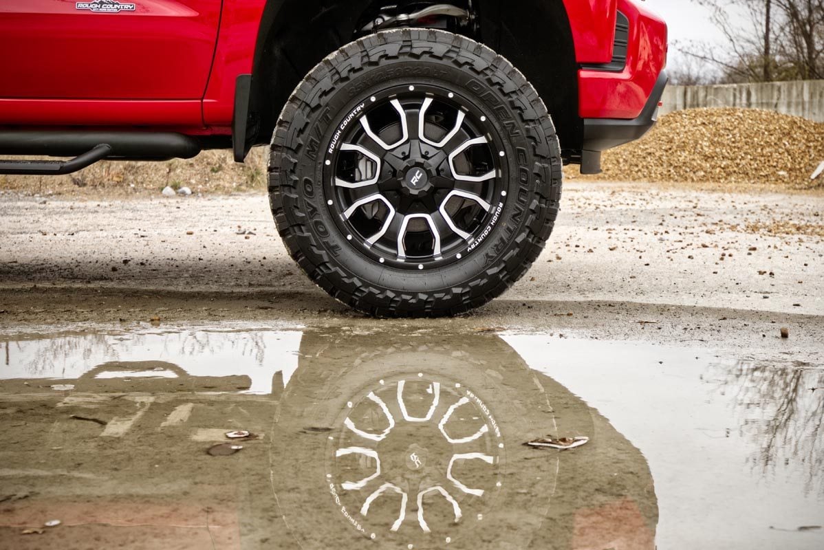 93 Series Wheel One-Piece Machined Black 20x9 6x5.5/6x135 0mm Rough Country