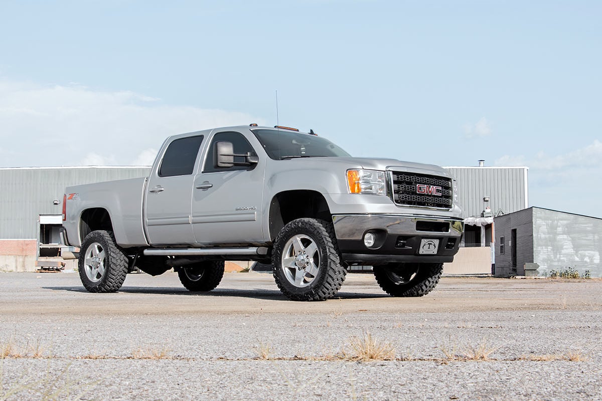 3.5 Inch Lift Kit w/ Overloads Red Silverado/Sierra 2500HD/3500HD (11-19) Rough Country