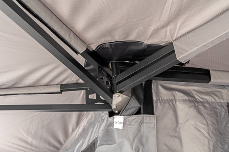 270 Degree Awning Drivers Side Rough Country