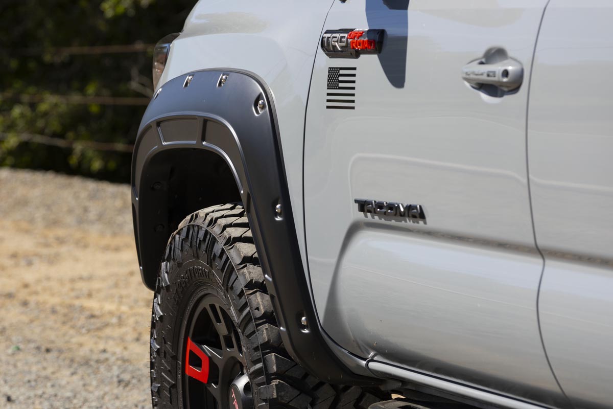 Fender Flares Defender 202 Black Onyx Toyota Tacoma 2WD/4WD (2016-2023) Rough Country