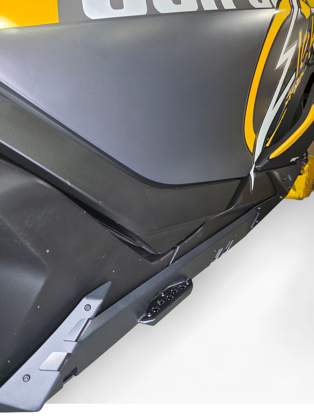 2024+ Can Am Maverick R Volt Rocker Steps (2 Seat) www.elektricoffroad.com
