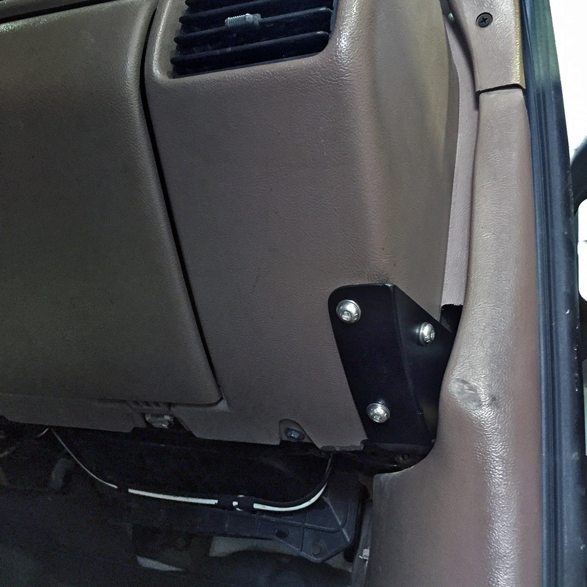 92-96 Bronco and F-Series Dash Brace Bracket Desolate Motorsports