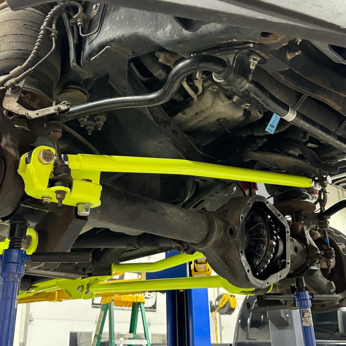 17-C Ford Super Duty FFS Bolt-On Four Link / Traction Bar Cradle Kit