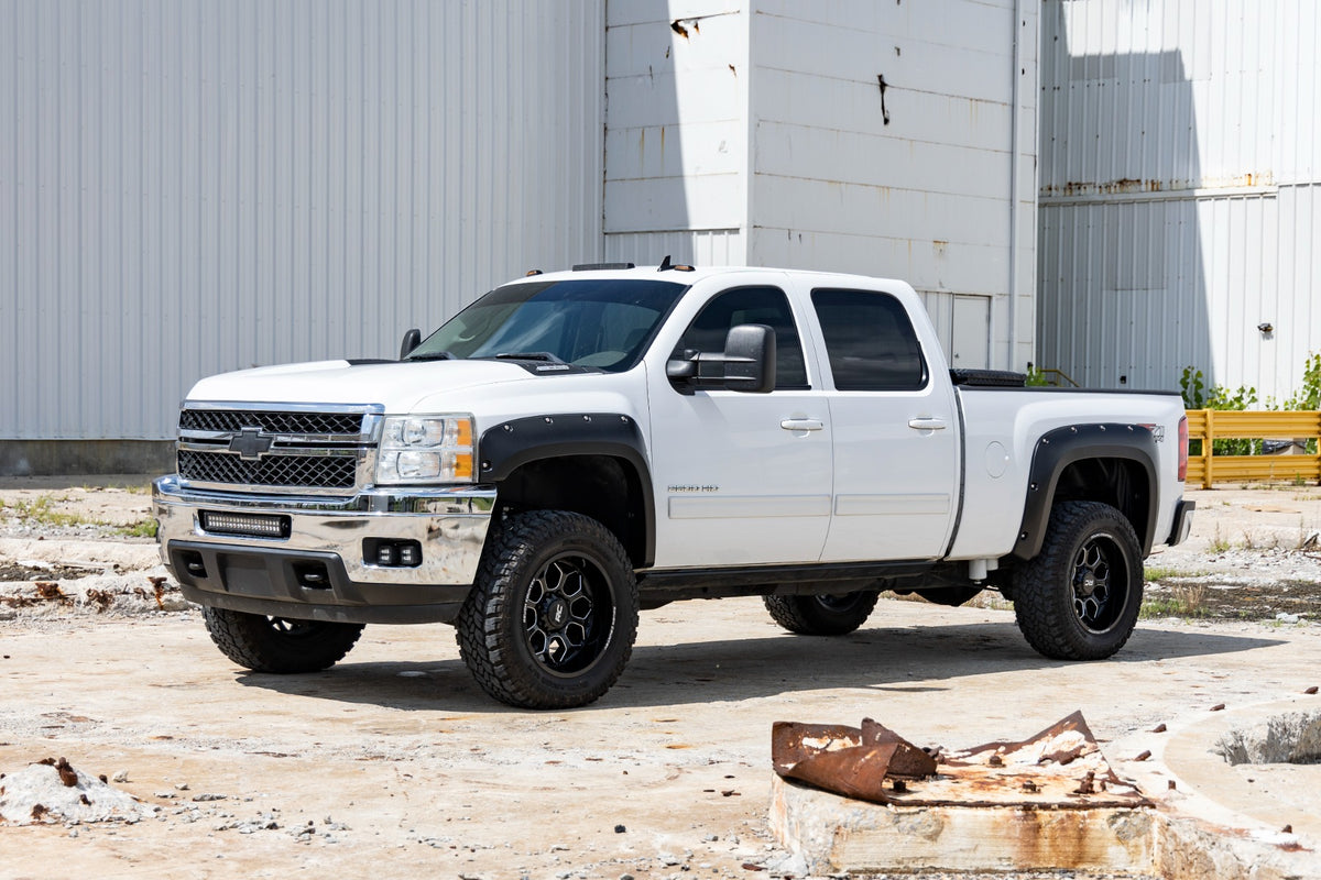 Pocket Fender Flares 6 Foot 7 Inch & 8 Foot Bed Chevy Silverado 1500/2500HD/3500HD (07-14) Rough Country