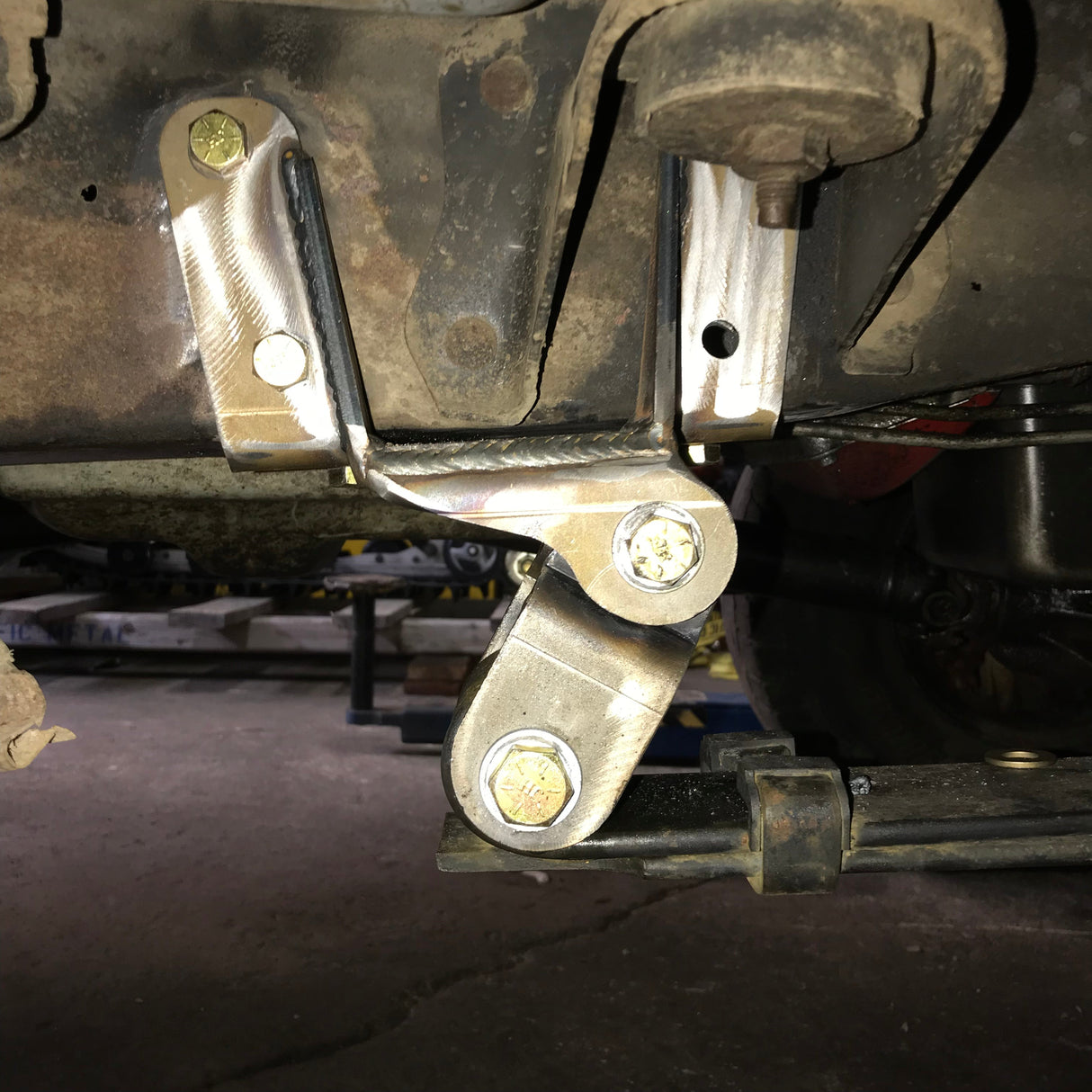 Front Suspension Shackle Hanger Kits - 1980-1997 Ford F250/F350 Sky's Offroad Design