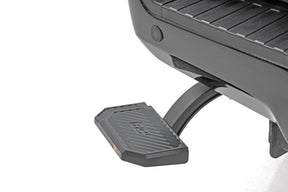 Retractable Bed Step Manual Pull Ford F-250/F-350 Super Duty (17-22) Rough Country