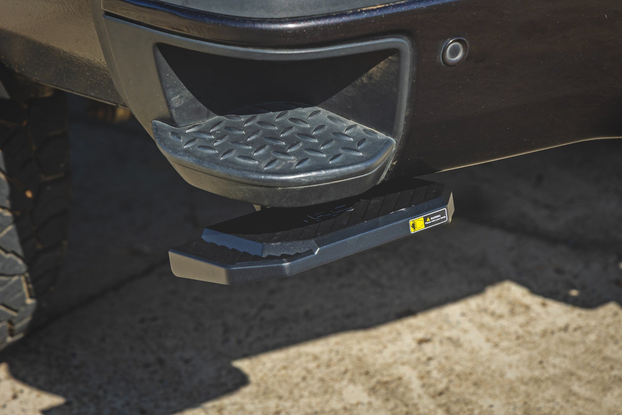 Retractable Bed Step Manual Pull Silverado/Sierra 2500HD/3500HD (15-19) Rough Country