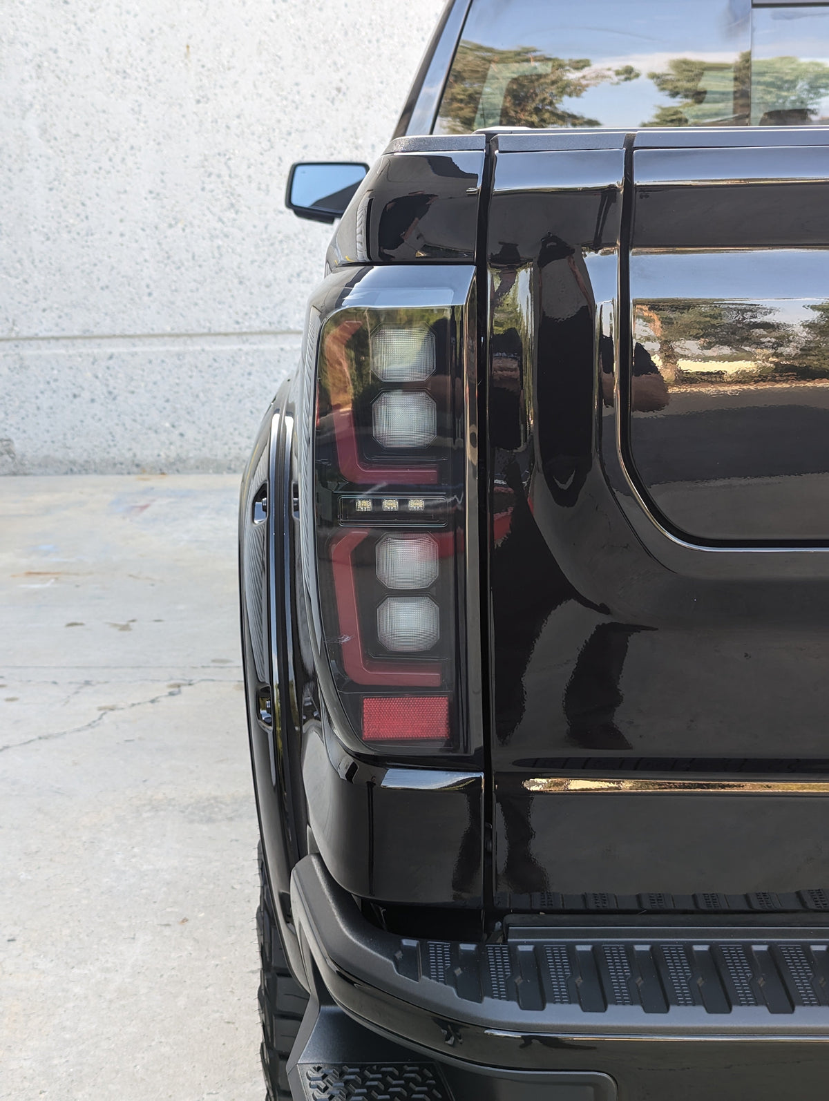 GMC Sierra 2500/3500 20-23 Ultra Bright OLED Tail Lights (Replaces Factory/OEM LED Tail Lights Only) - Multiple Lens