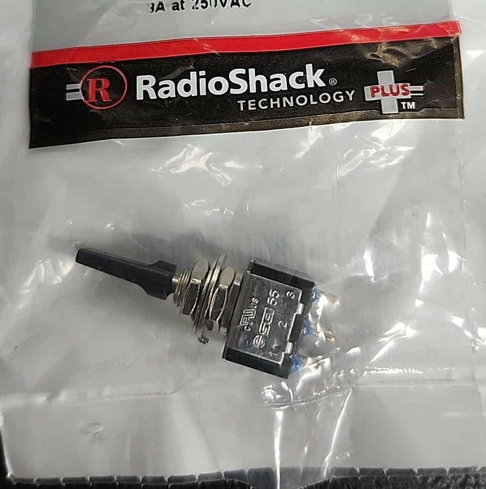RadioShack 275-0664 DPDT Mini Toggle Switch Center-Off 6A @ 125VAC (1 Per Pack) TekShack