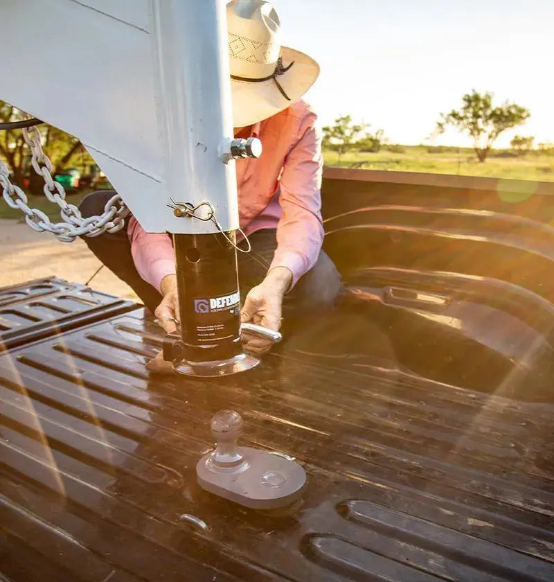 Defender Locking Gooseneck Coupler B&W Trailer Hitches