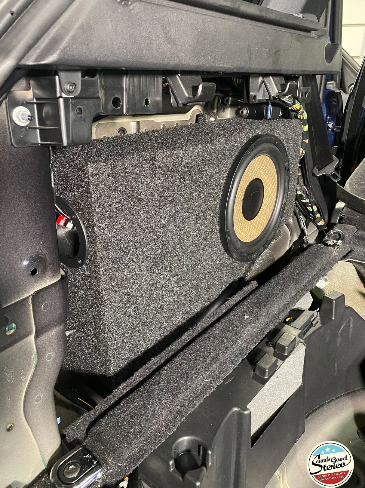 Custom Stealth Subwoofer Enclosure - Compatible with 2014-2020 Range Rover Sport Sounds Good Stereo
