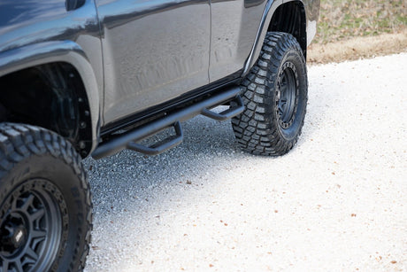 Rough Country 85 Series Wheel Simulated Beadlock | Gunmetal Gray/Black | 17x9 | 6x5.5 |+25mm