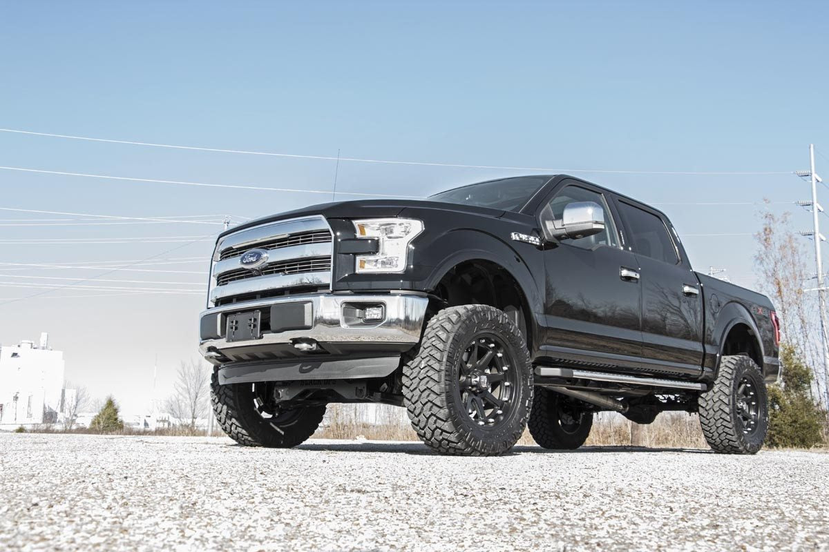 Rough Country 6 Inch Suspension Lift Kit Ford F-150 4WD 2015-2020 557-config