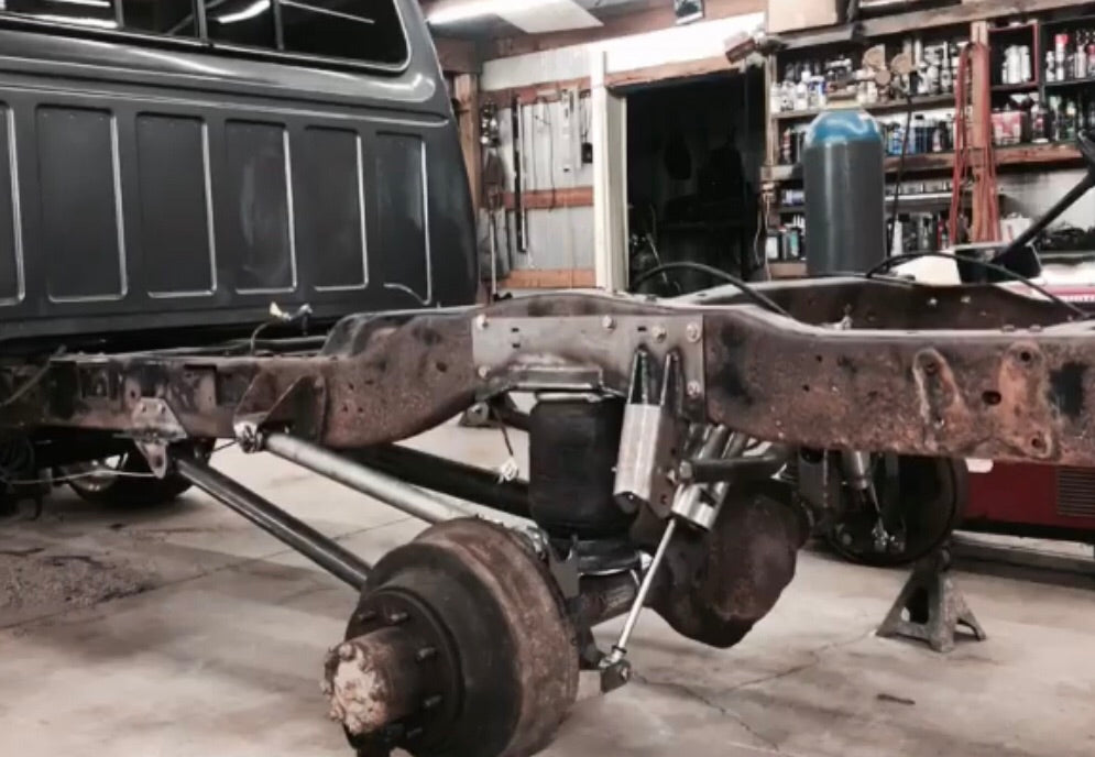 72-93 Dodge Rear Air Suspension Kit (stock Dana 70 axle) Far From Stock
