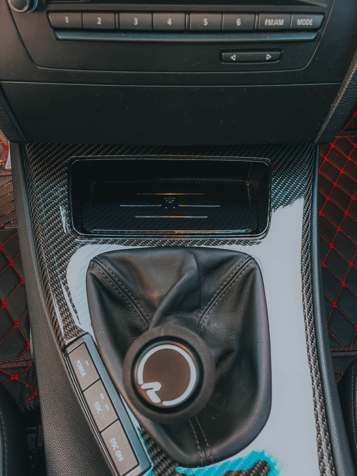 BMW E9X 3 SERIES Wireless Charger INDUKTIV