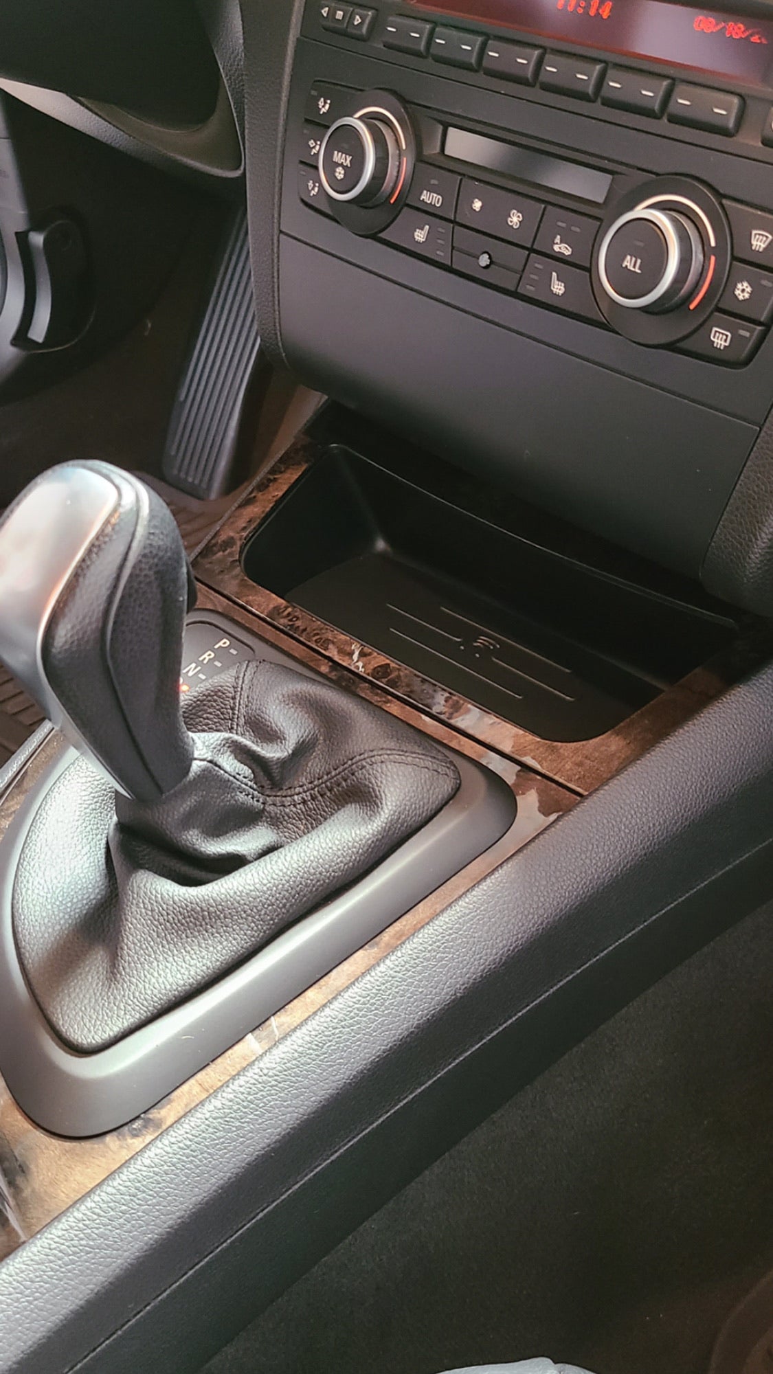 BMW E8X 1 SERIES Wireless Charger INDUKTIV