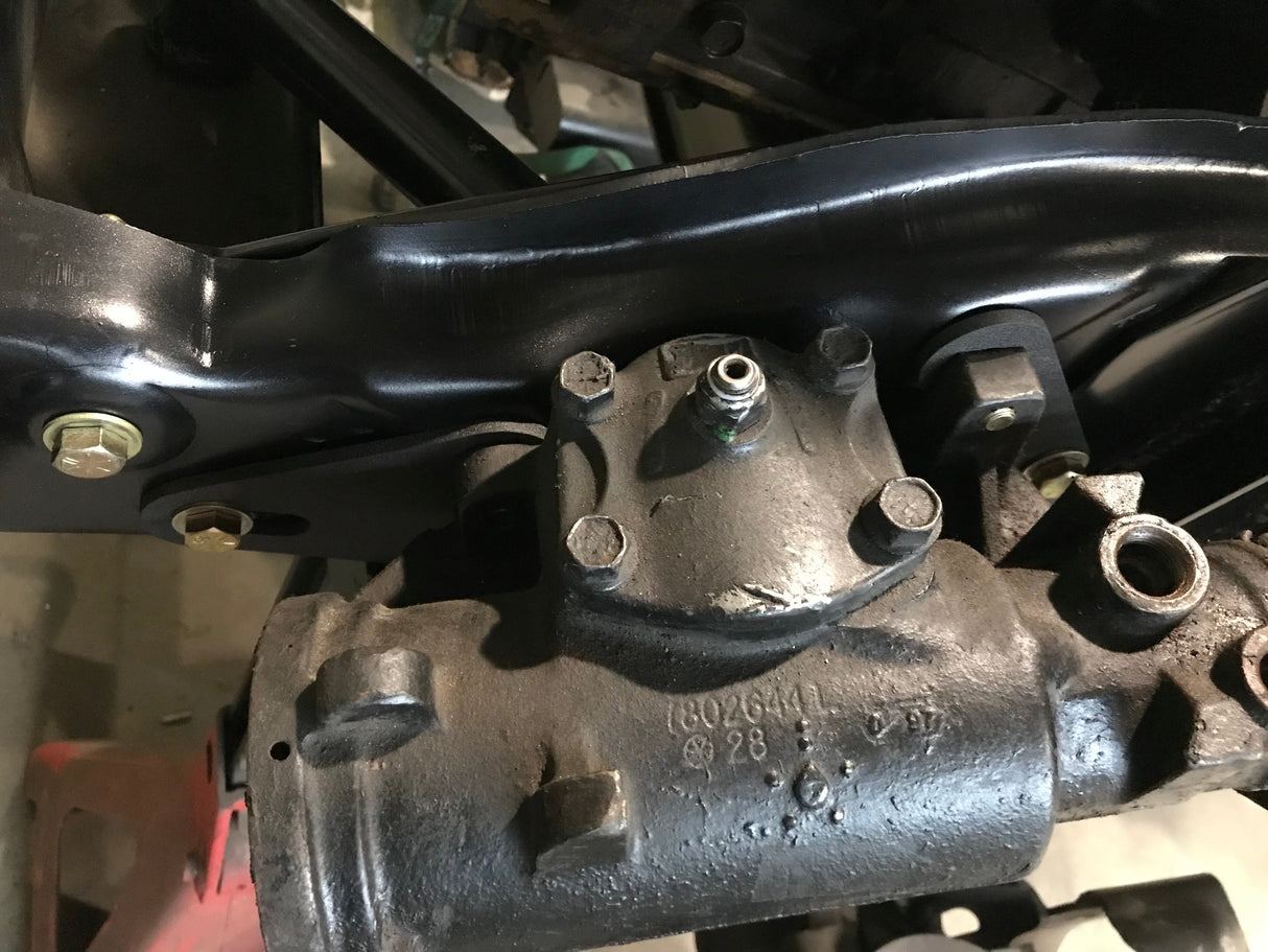 72-93 (4x4 CROSSOVER) Dodge Steering Box Brace & 2WD Far From Stock