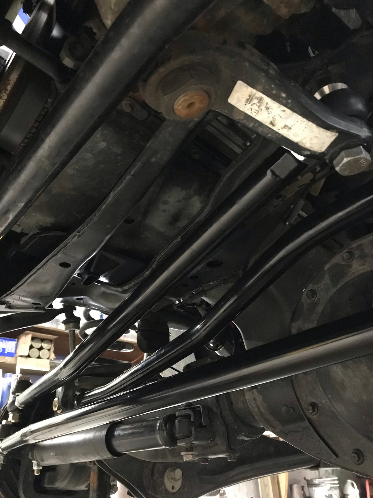 19-23 5th Gen Ram Steering Combo Tie Rod / Drag Link / Track Bar 2500 3500 Dual Stabilizer tie rod kit. Stand alone. Includes double stab mount tie rod, two stabilizers, and axle bracket.