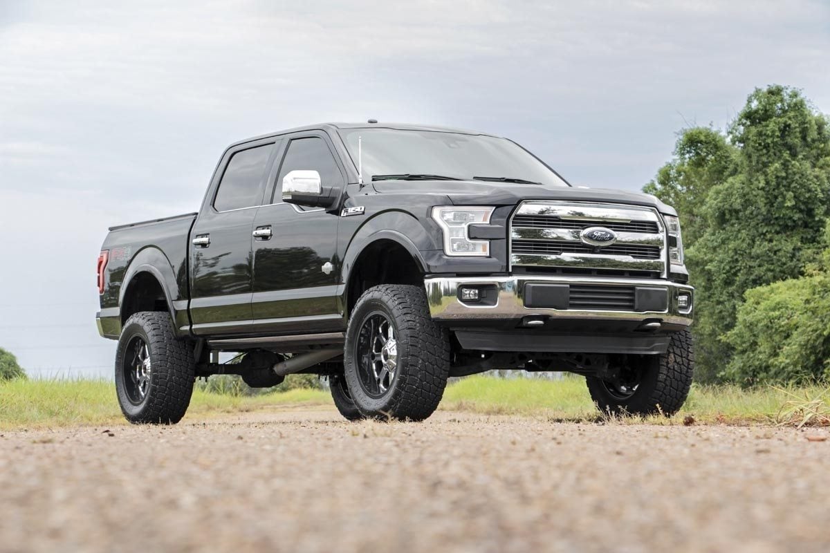Rough Country 6 Inch Suspension Lift Kit Ford F-150 4WD 2015-2020 557-config