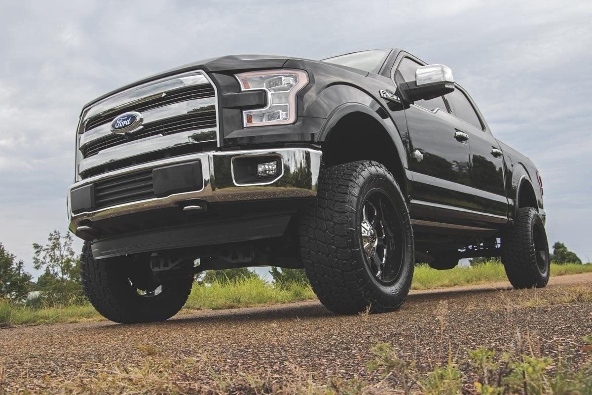 Rough Country 6 Inch Suspension Lift Kit Ford F-150 4WD 2015-2020 557-config