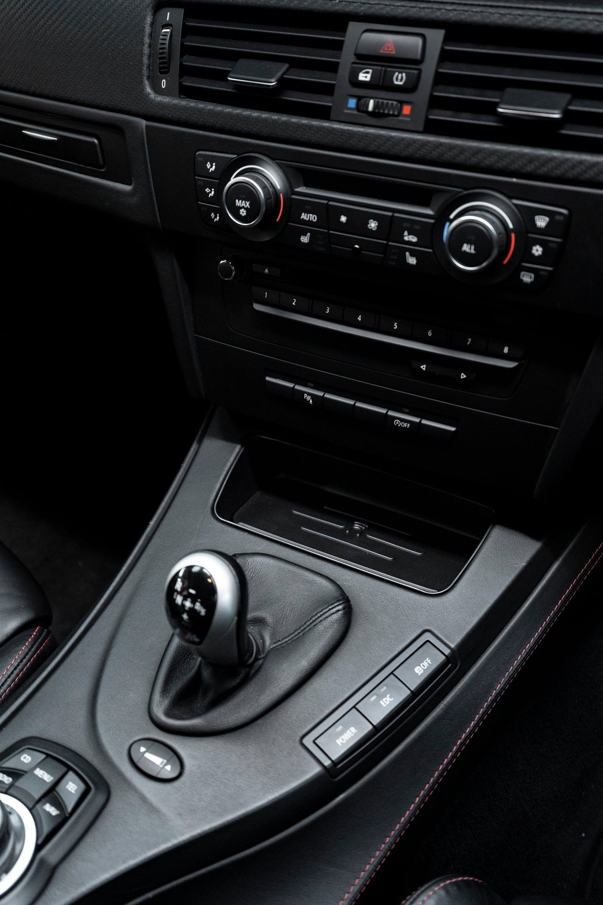 BMW E9X 3 SERIES Wireless Charger INDUKTIV