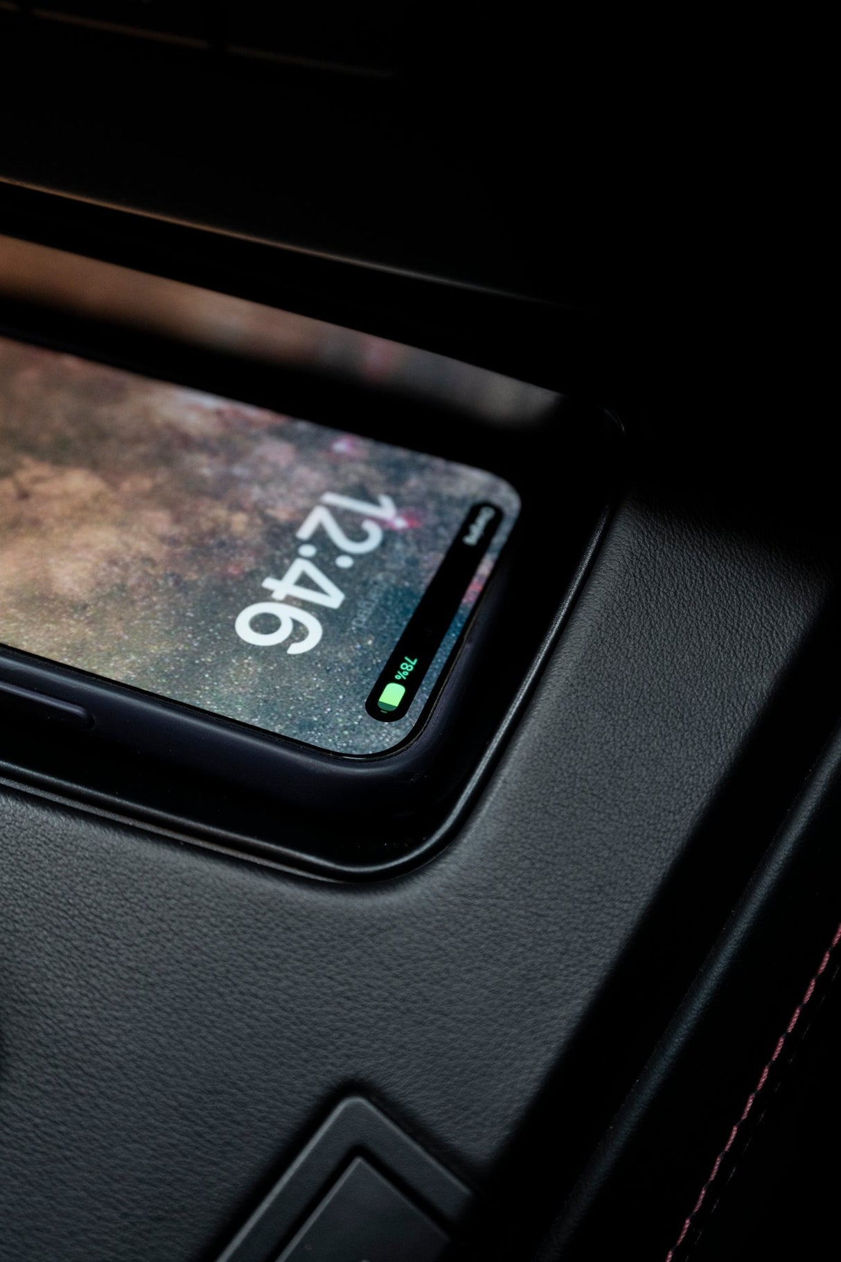 BMW E9X 3 SERIES Wireless Charger INDUKTIV