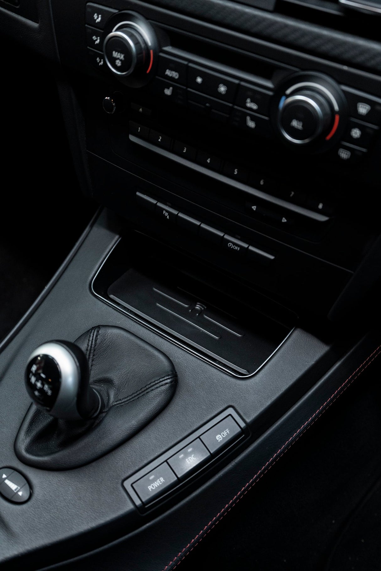 BMW E9X 3 SERIES Wireless Charger INDUKTIV
