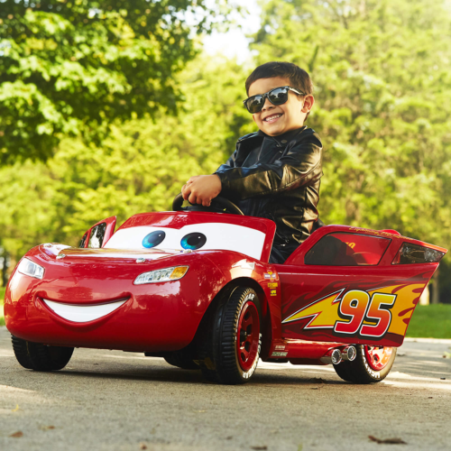 Lightning McQueen 6V Battery-Powered Ride On for Kids - Speeds up to 2.5 MPH