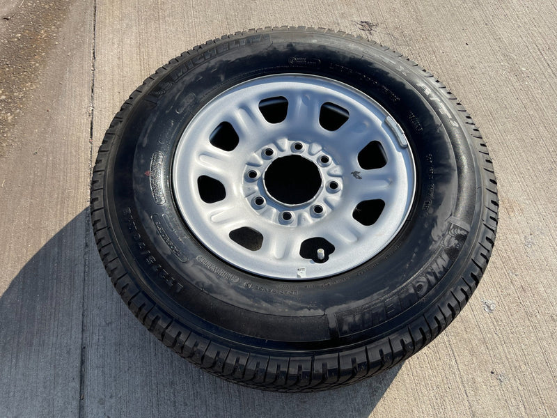 18" Chevy Silverado GMC Sierra 2500 3500 OEM 8096 wheel rim spare MICHELIN NEW Texas Truck Tire