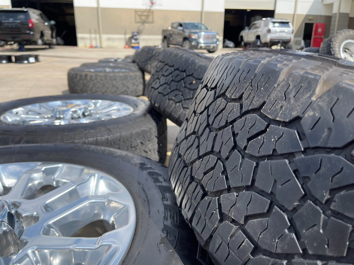20" Chevy Silverado HIGH COUNTRY GMC Sierra AT4 2500 3500 OEM 95685 wheels rims Texas Truck Tire