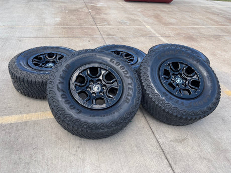17" Ford Bronco SASQUATCH wheels rims BEADLOCK 10388 Ranger Texas Truck Tire